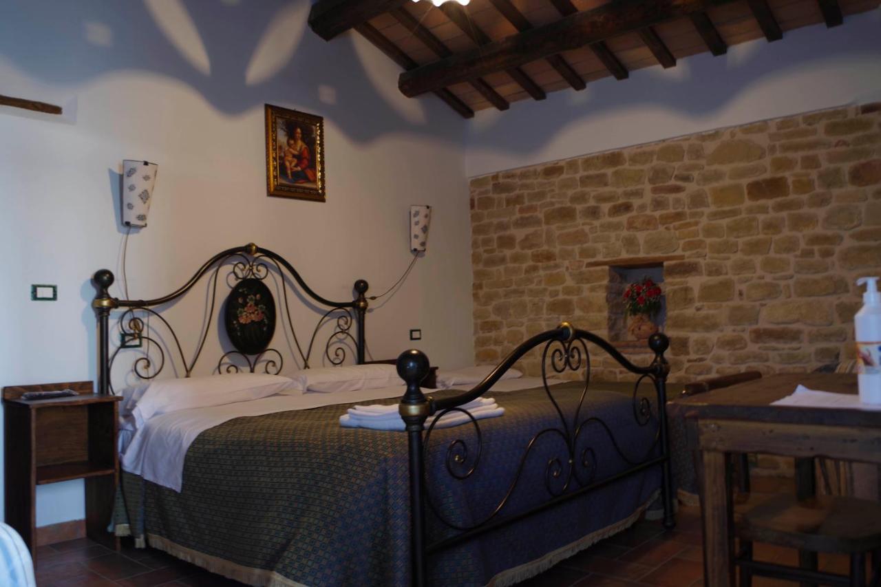 Azienda Agrituristica Colle San Giorgio 카스티글리오네 메세르 라이몬도 외부 사진